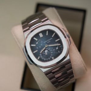 Patek Philippe Nautilus  5712