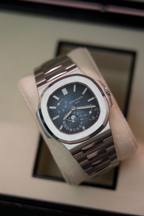 Patek Philippe Nautilus  5712